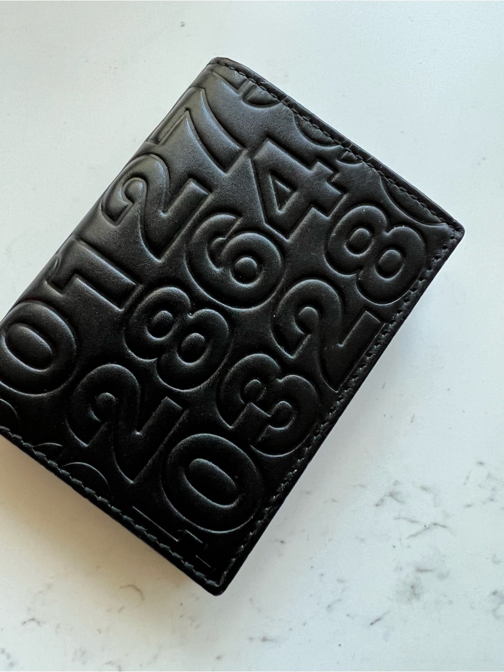 New Comme des Garcons Embossed leather ID/Photo wallet
Unisex
100% Authentic